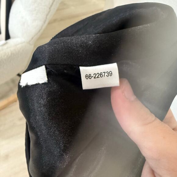 Ann Taylor Petites Black Sequin Mini Skirt Party Cocktail Clubbing Y2K Size 6P - Picture 4 of 4